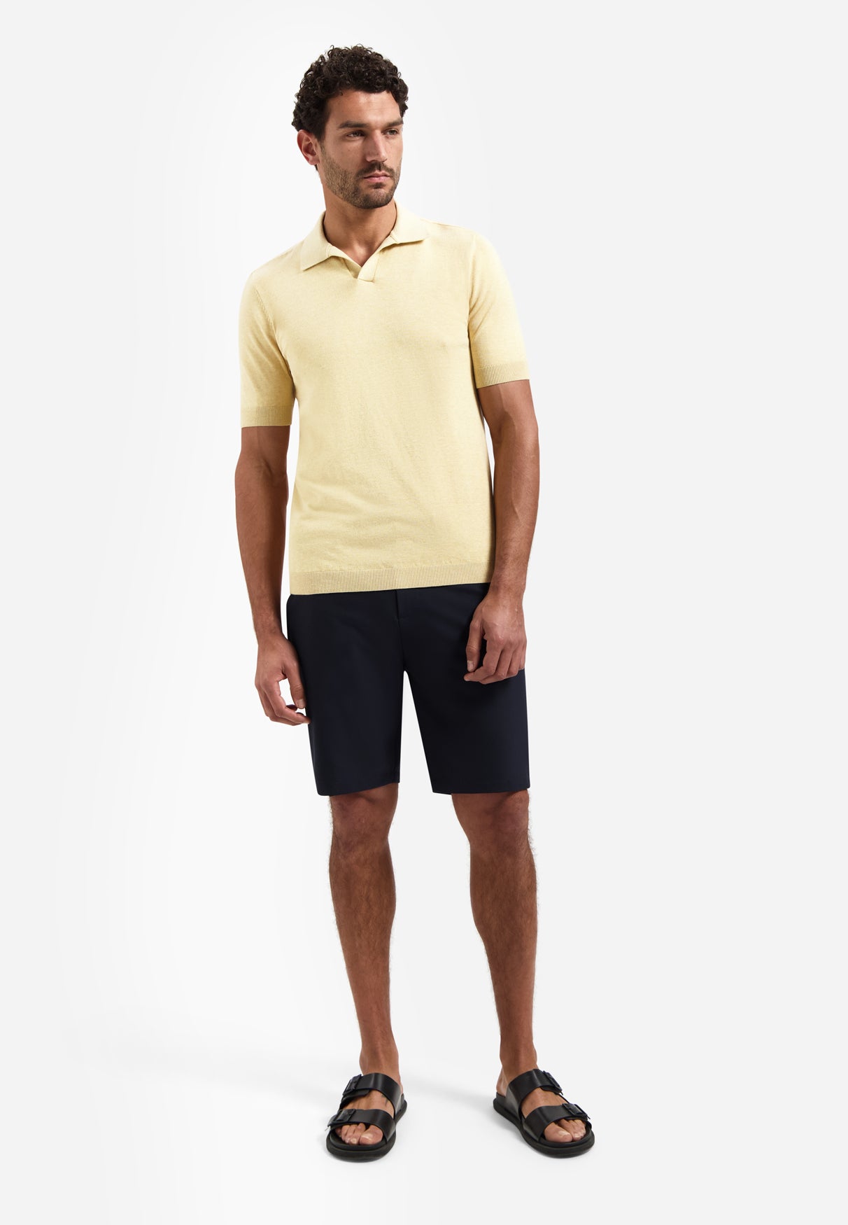 Knitted polo shirt with V-neck | Yellow
