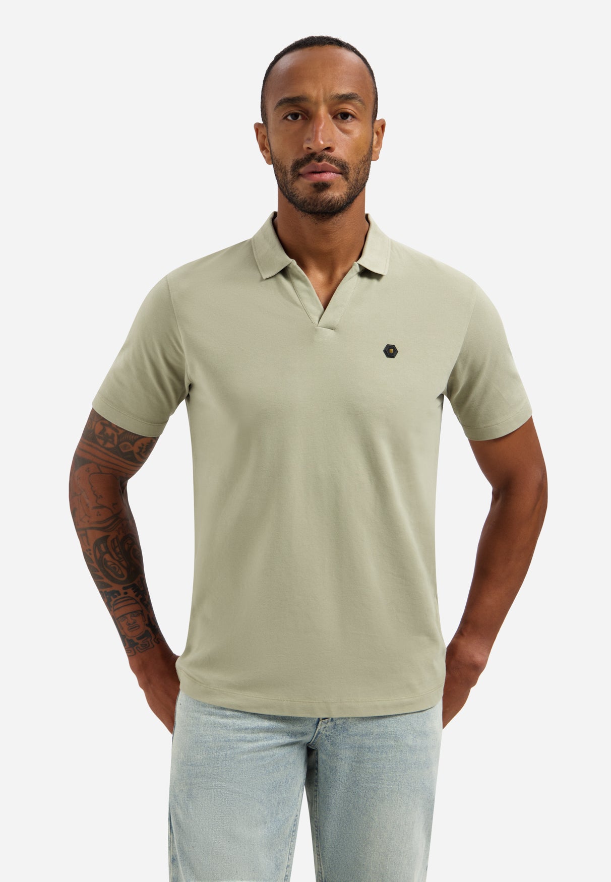 Basic polo shirt with V-neck | Taupe