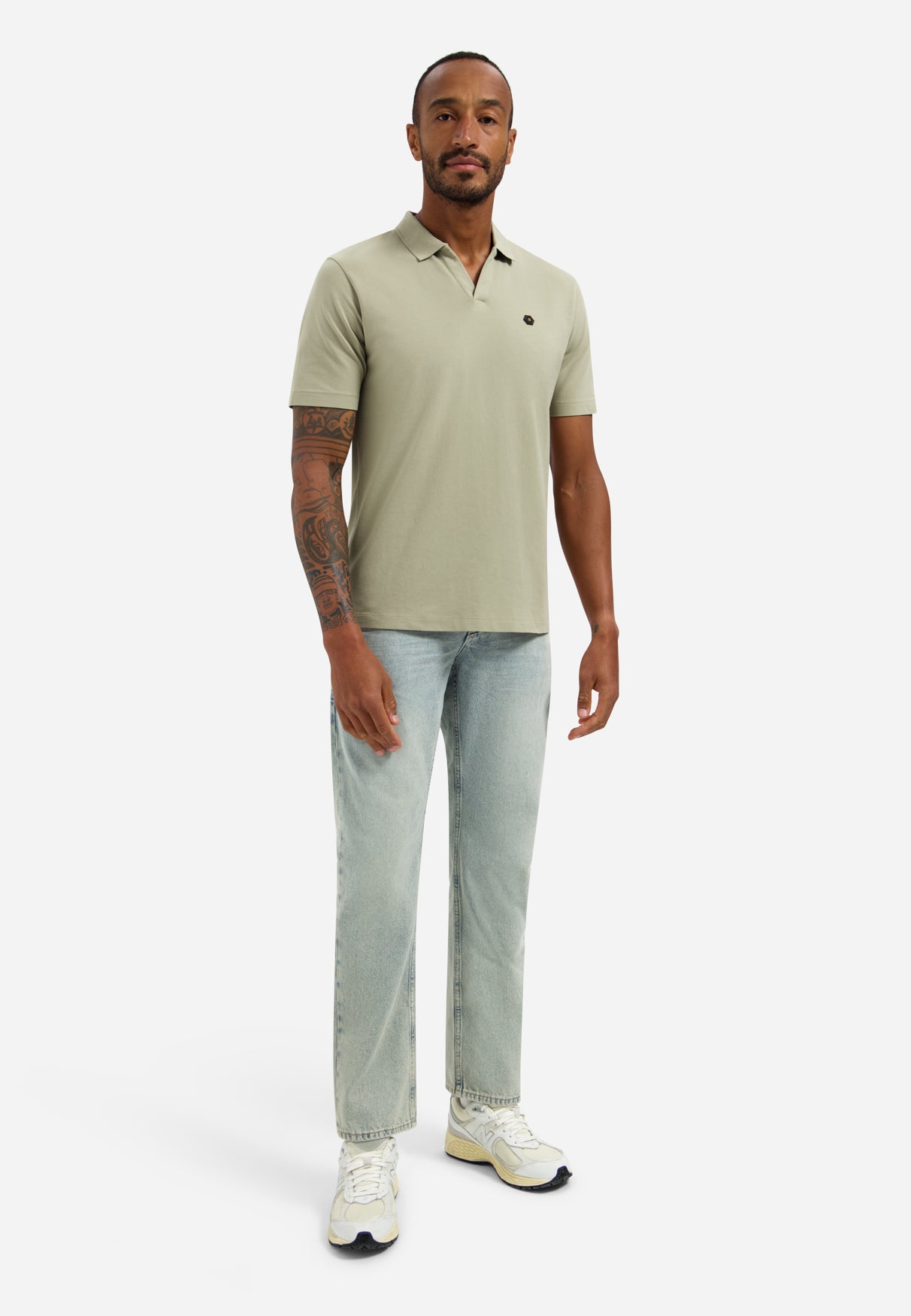 Basic polo shirt with V-neck | Taupe