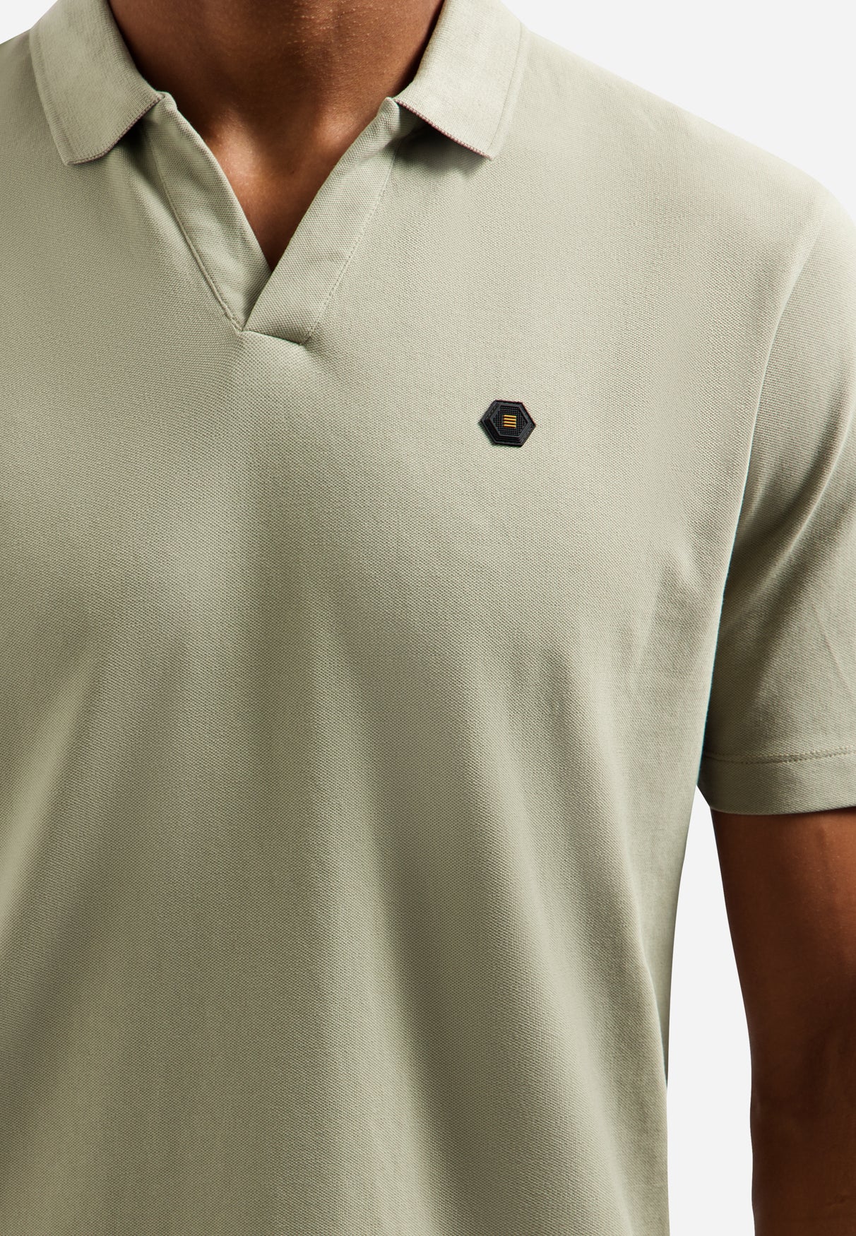 Basic polo shirt with V-neck | Taupe