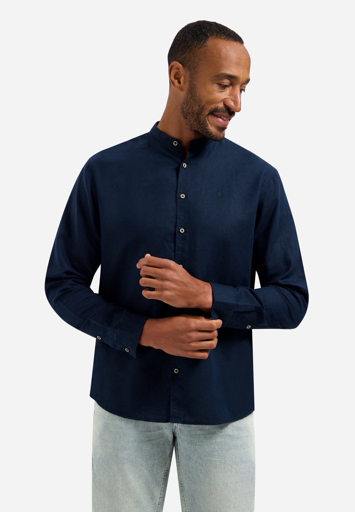 Linen-blend shirt with a stand-up collar | Night