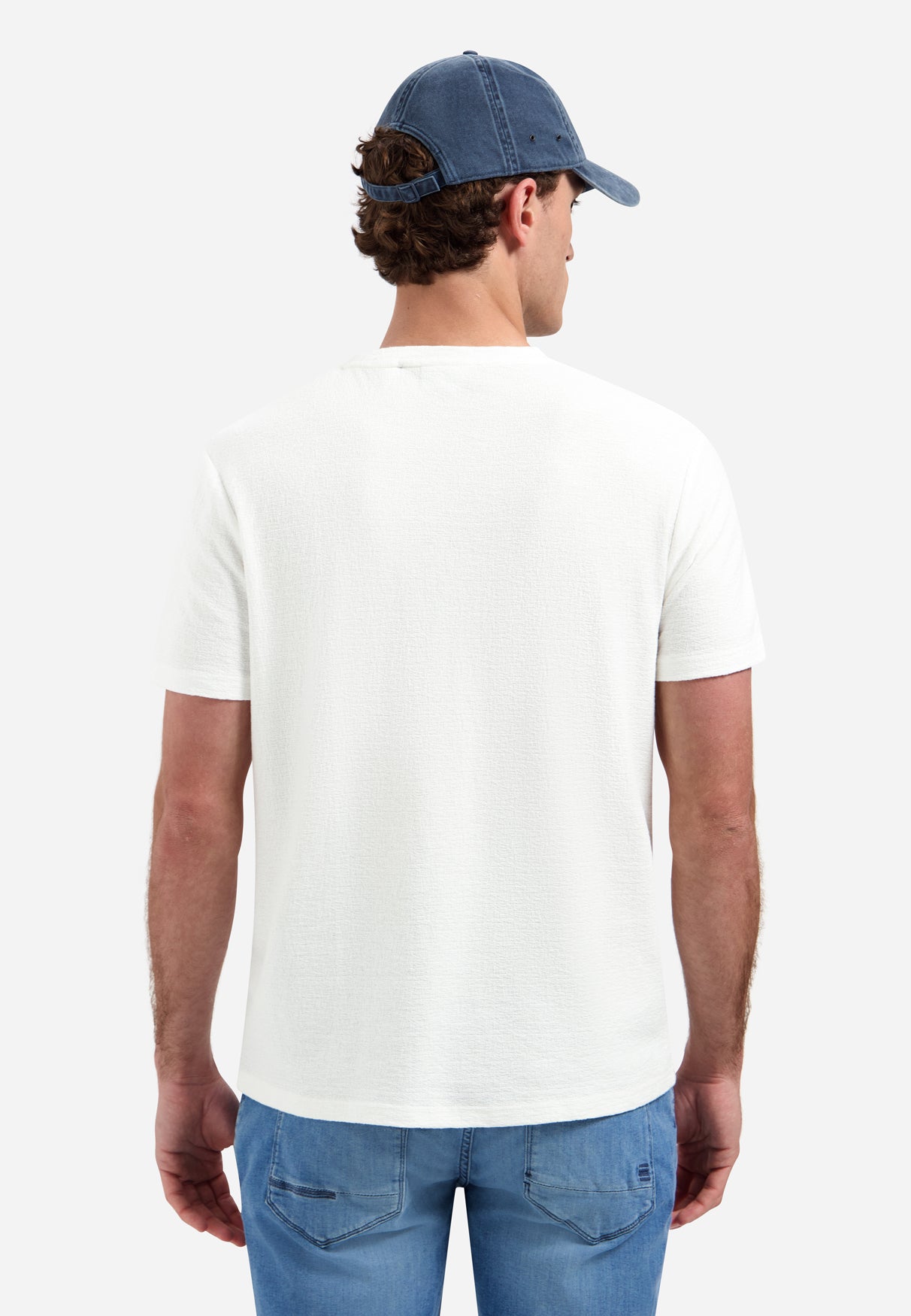 Plain T-shirt with a round neck | White