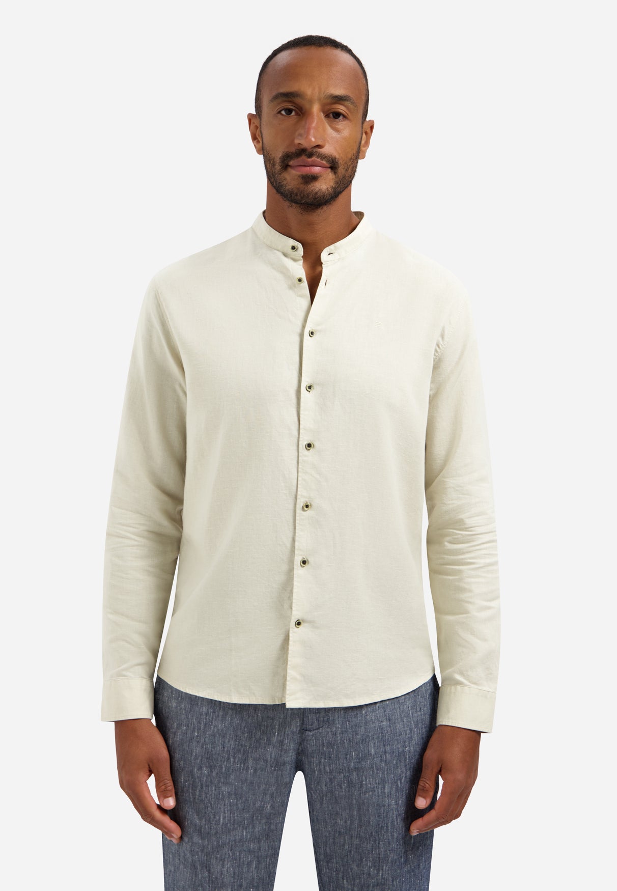 Linen-blend shirt with a stand-up collar. | Desert