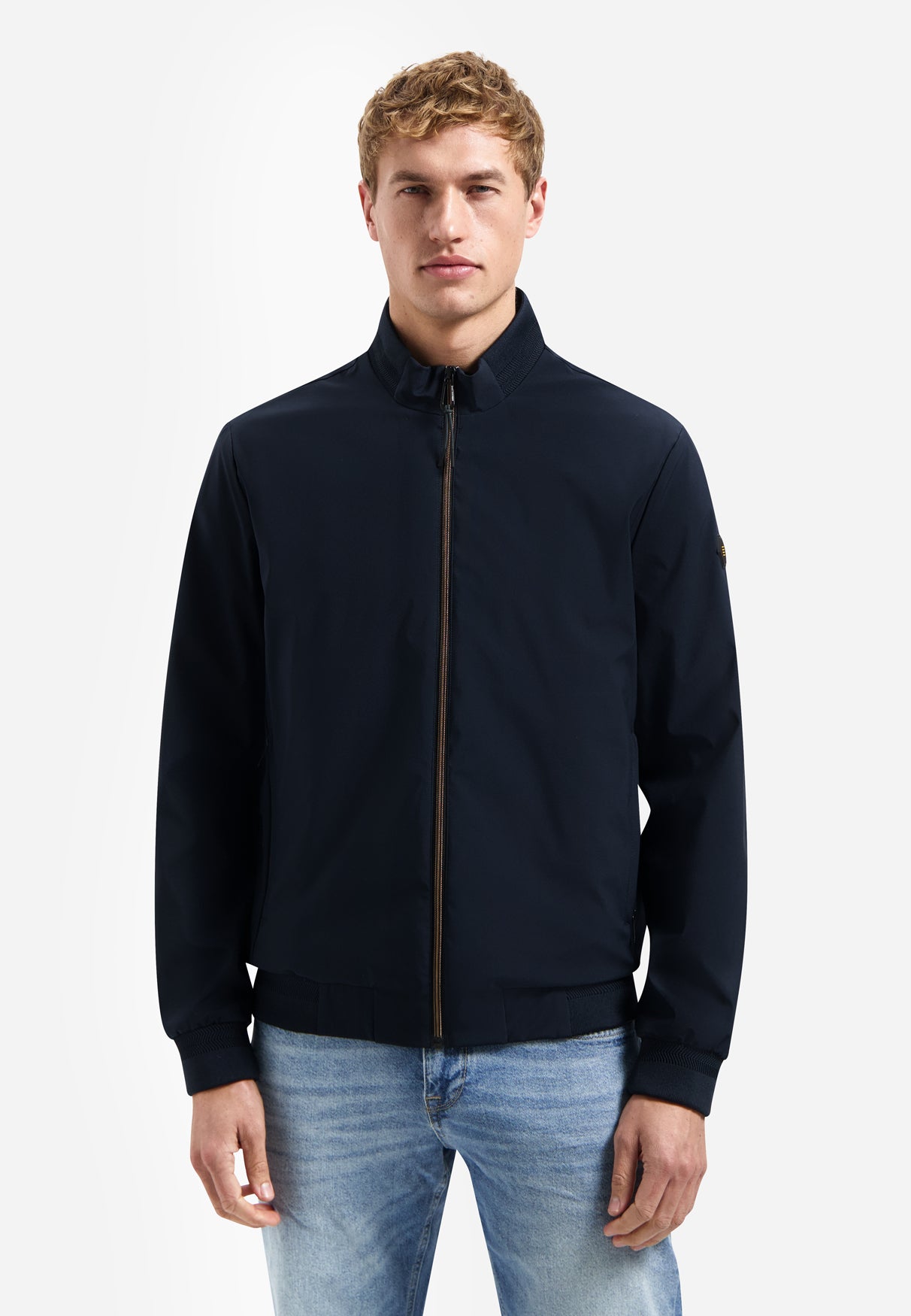 Sommerjacke mit geripptem Kragen. | Night