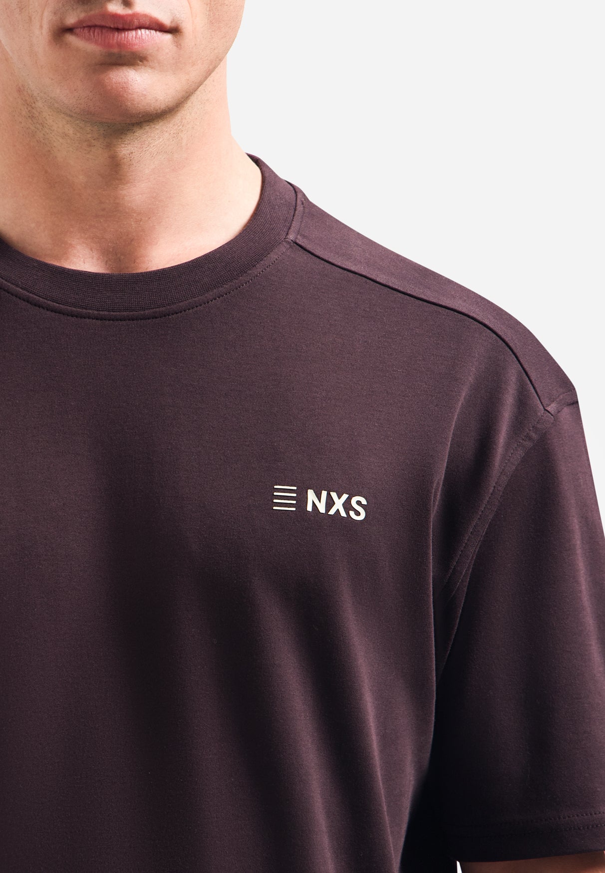 Kurzärmeliges T-Shirt mit Rundhalsausschnitt und Rückenprint | Dunkelbraun