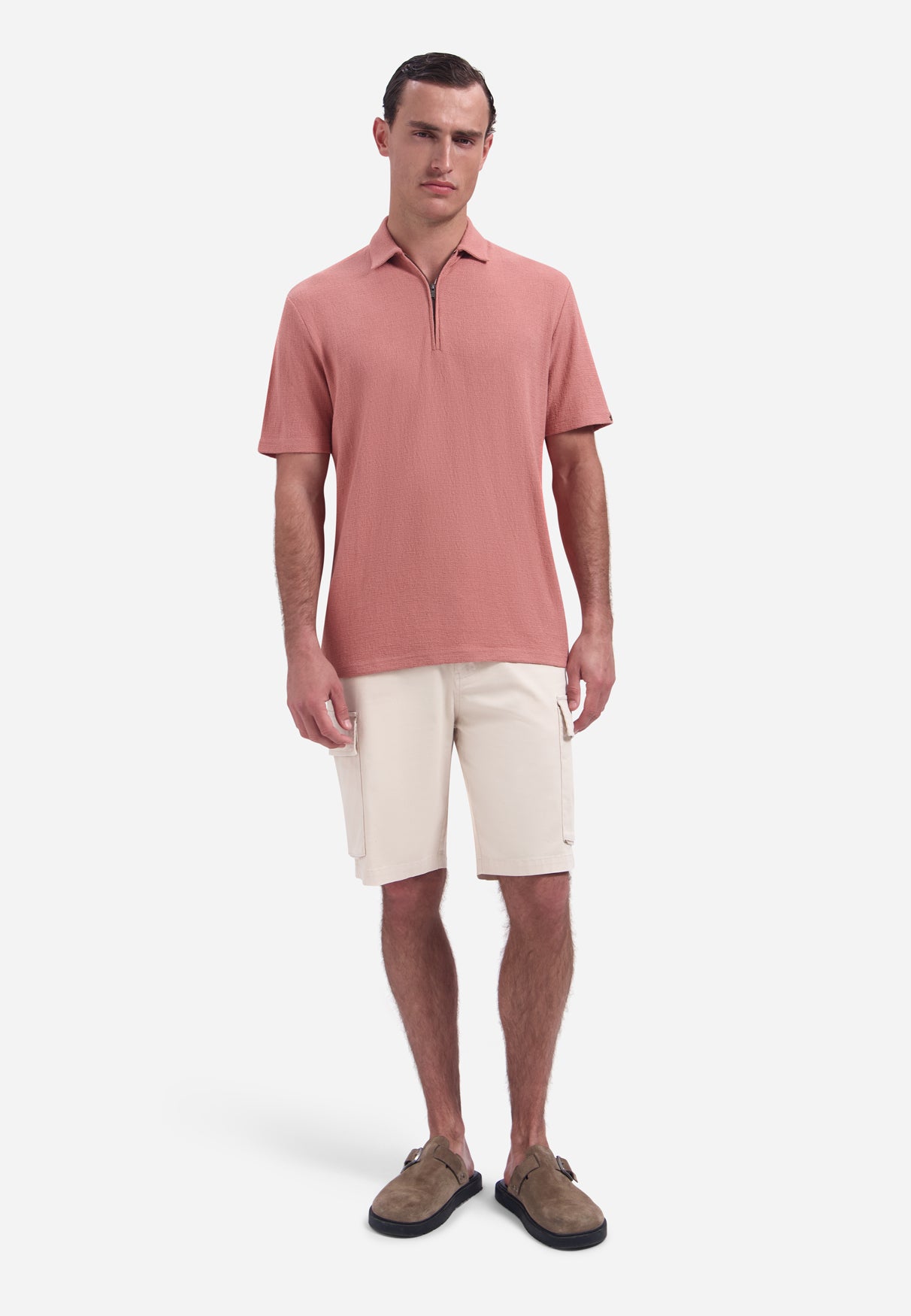 Short-sleeve V-neck polo with a zip-front | Coral