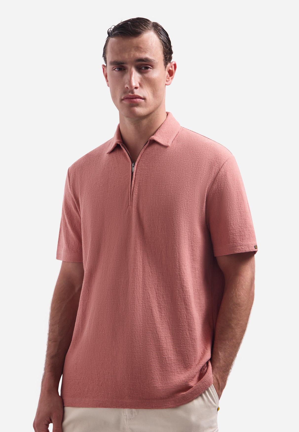 Short-sleeve V-neck polo with a zip-front | Coral
