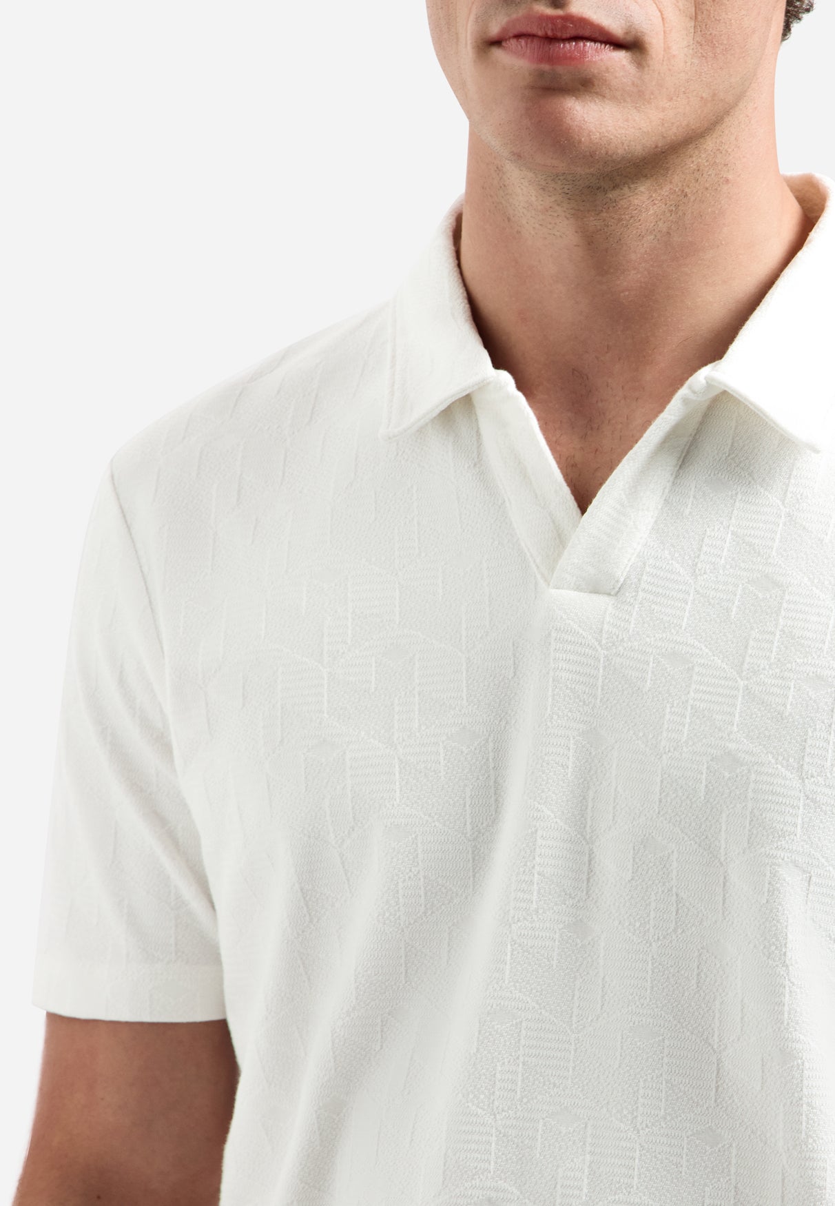 Polohemd mit V-Ausschnitt und kurzen Ärmeln mit Jacquard-Print | White